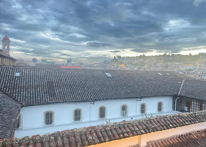 Friends Hotel & Rooftop - Historic Center & Museums