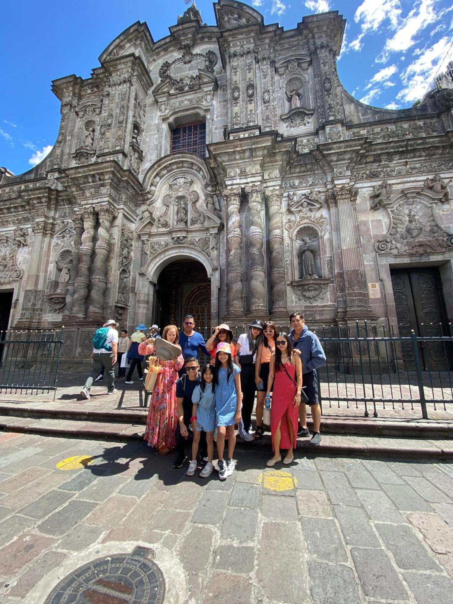 Hotel Friends & Rooftop - Historic Center & Museums Quito