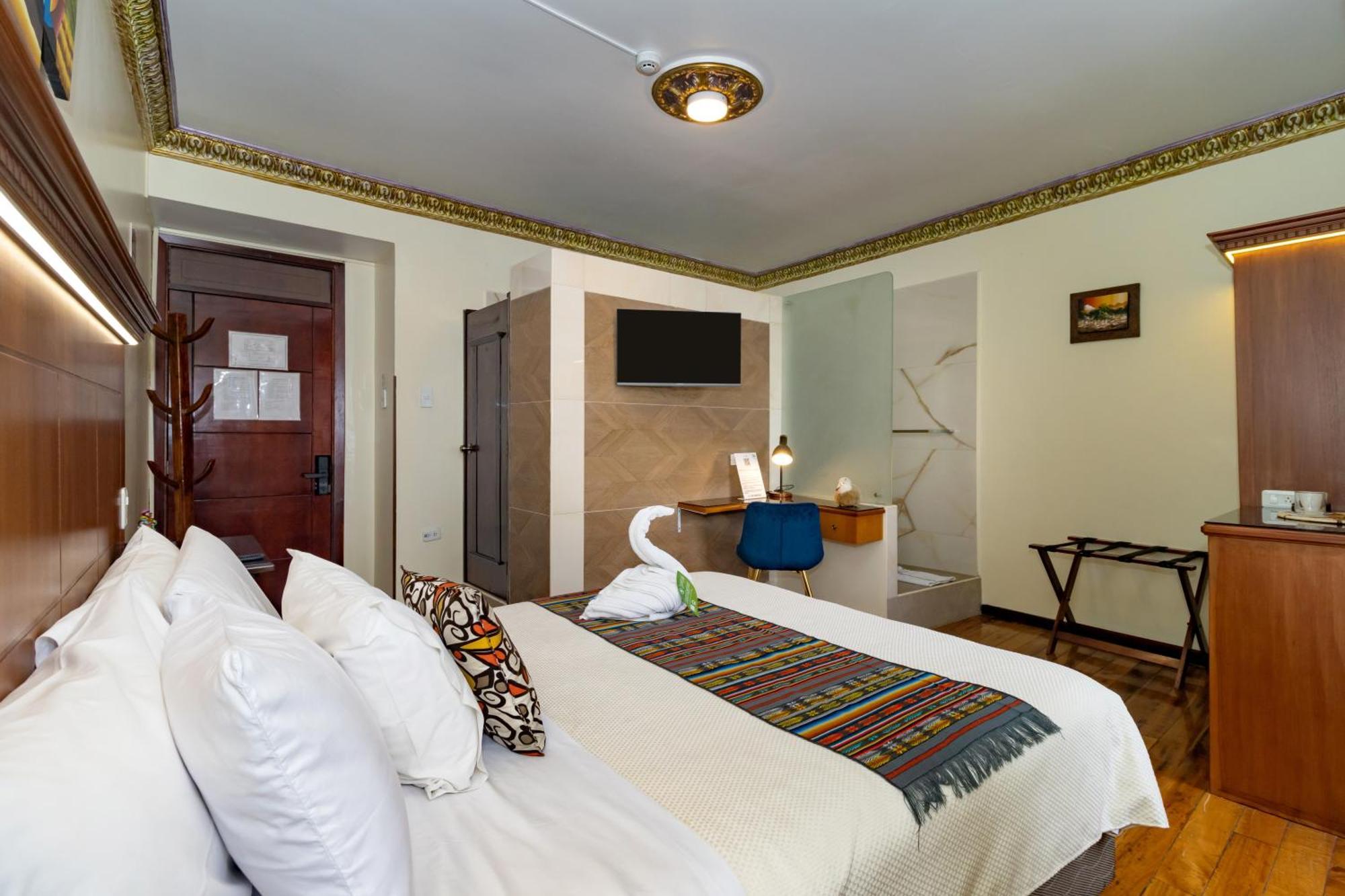 Friends & Rooftop - Historic Center & Museums 3* Quito