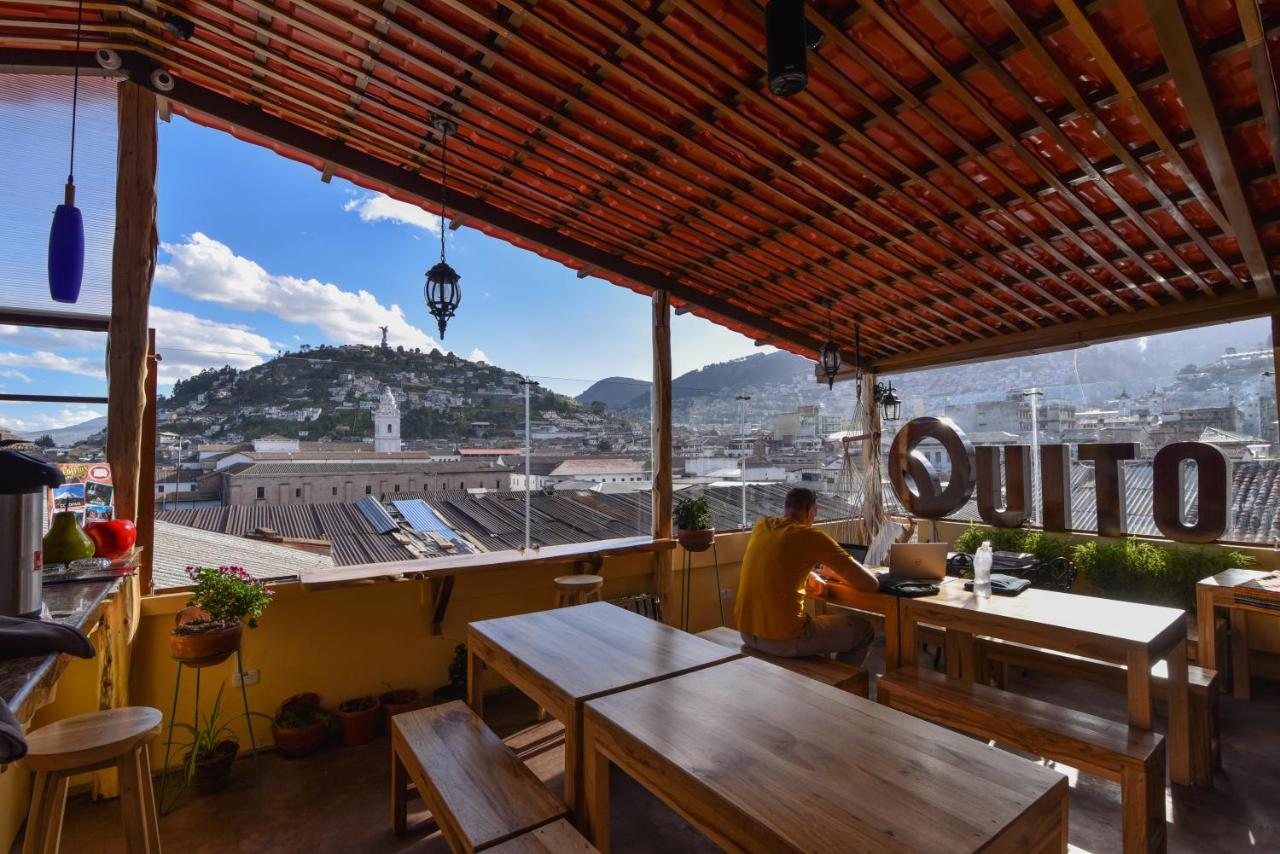 Friends & Rooftop - Historic Center & Museums 3*