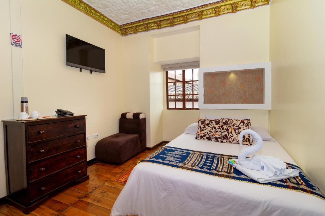 Hotel Friends & Rooftop - Historic Center & Museums Quito