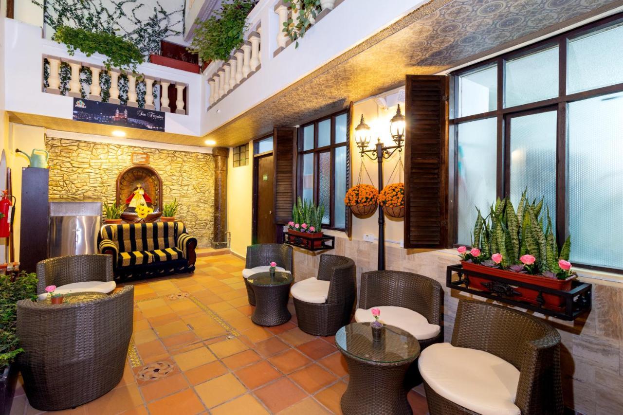Friends & Rooftop - Historic Center & Museums Hotel